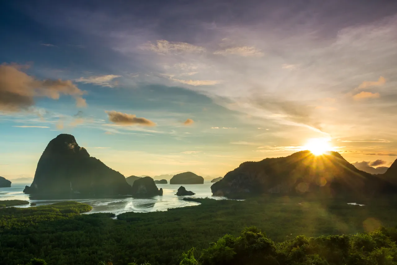 Рассвет на Самет Нангши