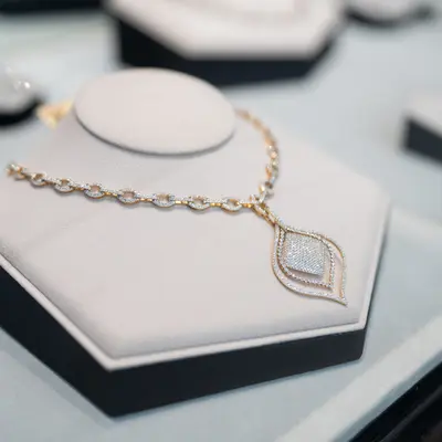 Ювелирные изделия в Gems Gallery Phuket