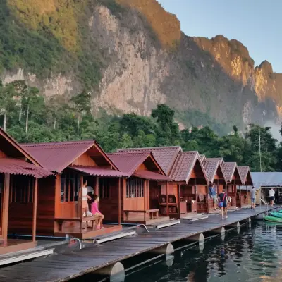 Домики на озере Чео Лан