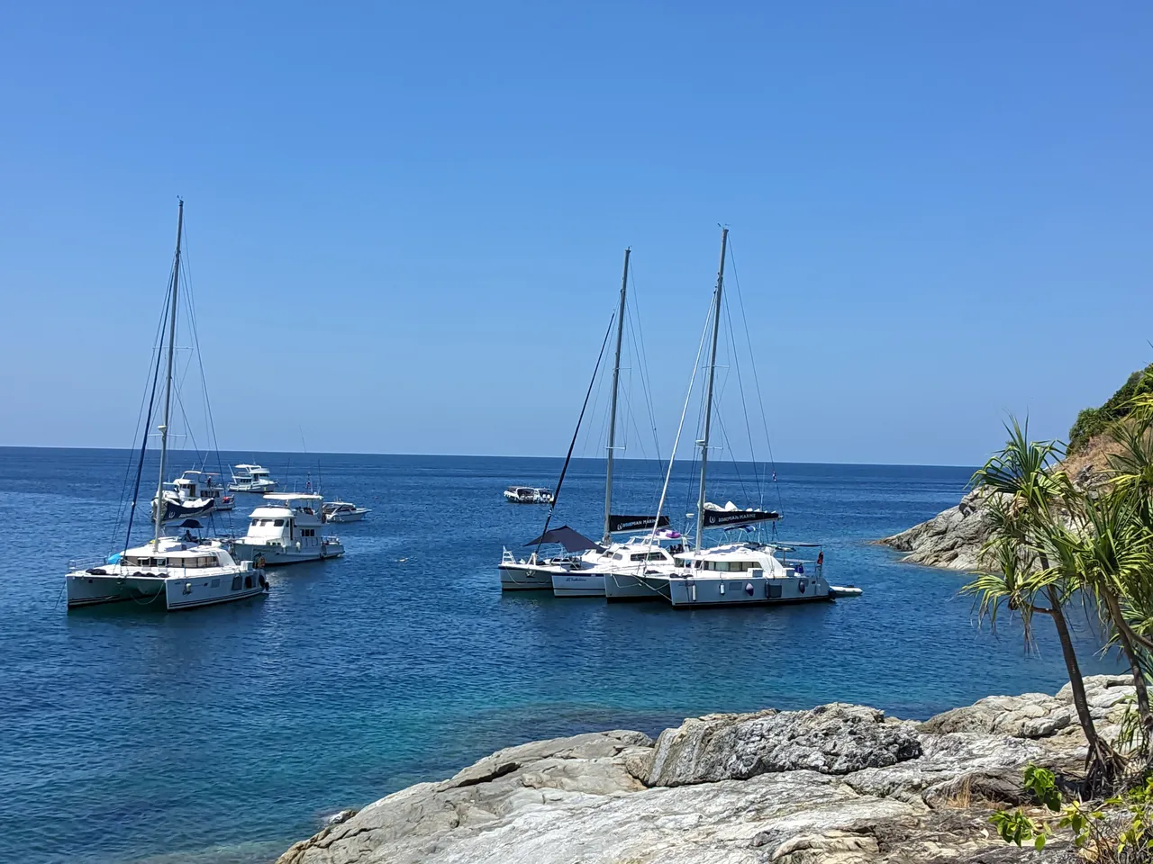 Остров Рача экскурсия на катамаране - фото 1