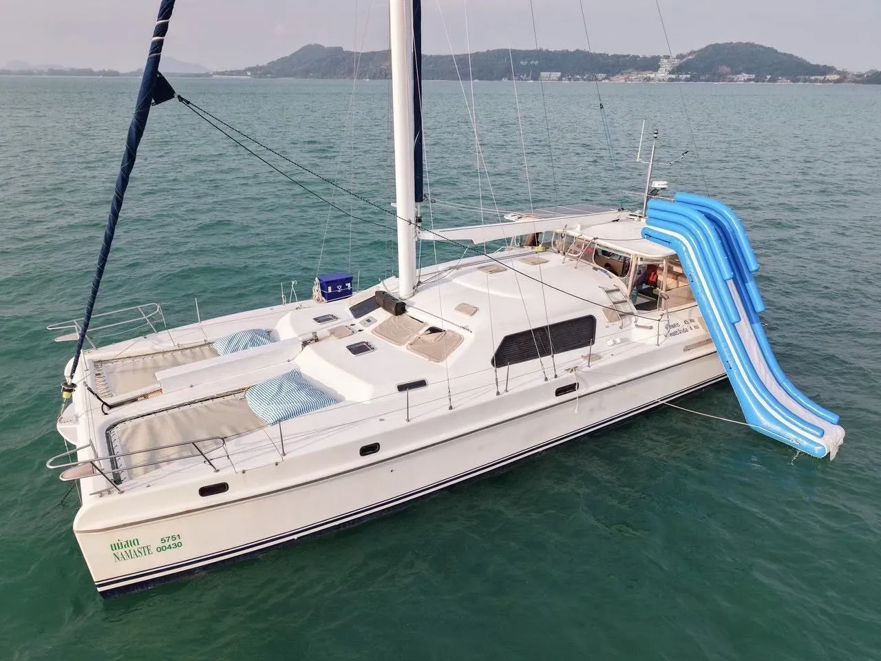 По островам Пхи-Пхи на катамаране - фото 1