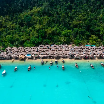 Деревня Мокенов. Остров Сурин