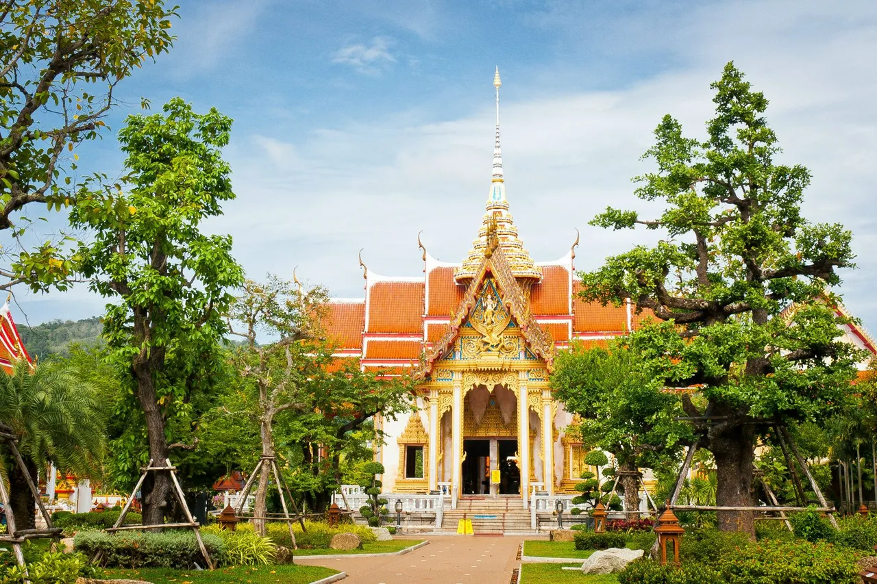 Храм Wat Chalong