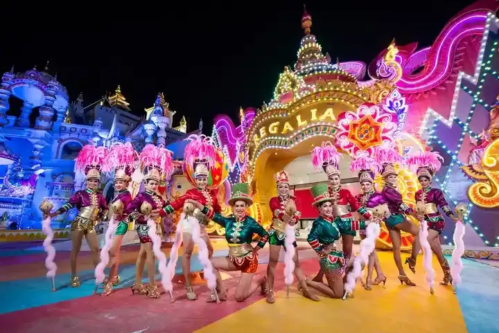 Carnival Magic: Тематический парк и грандиозное вечернее шоу - фото 1