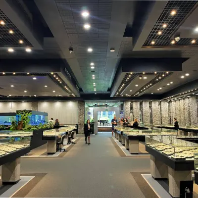 Торговый зал в Gems Gallery Phuket 2